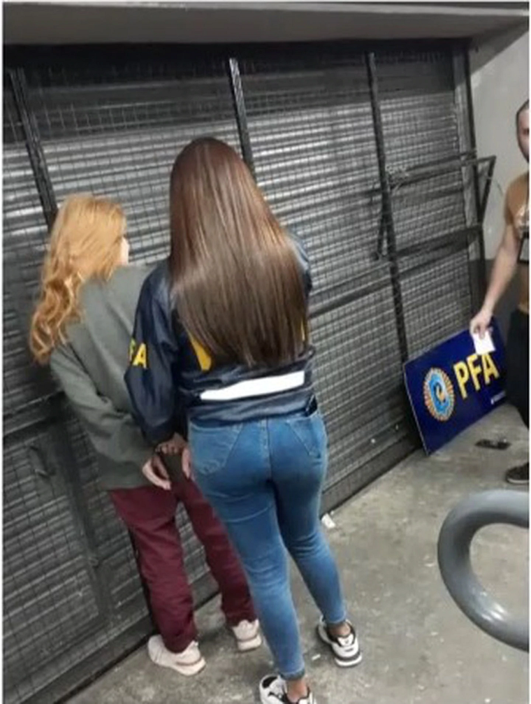 Rosario: detienen a dos mujeres vinculadas a la banda narco “Los Monos” por amenazas y extorsiones Foto: NA