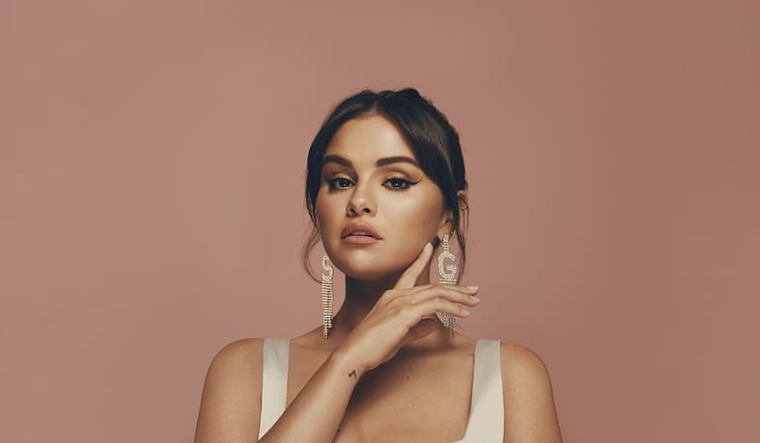 Selena Gómez comparte sus rutinas de cuidado facial en sus redes sociales. Foto: Redes oficiales de Selena Gómez