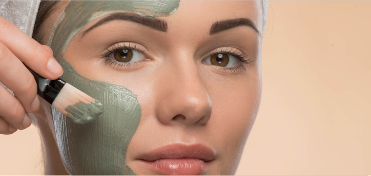 Crea tu propia mascarilla de arcilla verde y disfruta sus beneficios. Foto: blogs.mujerhoy