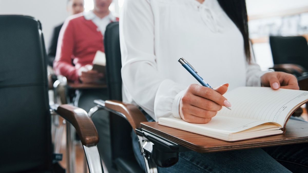 La IA señaló cuál es la carrera más fácil para estudiar en 2026 y casi no tiene matemática ... thumbnail