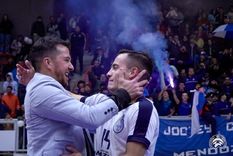 Nicolás De Merolis (DT) y Gonzalo Pires (goleador del torneo) Foto: Fefusa