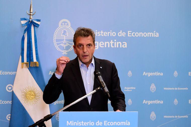 El candidato a presidente se expresó respecto del faltante de combustibles Foto: Prensa Ministerio de Economía