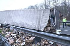 El accidente obligó a cerrar varios carriles de la autopista