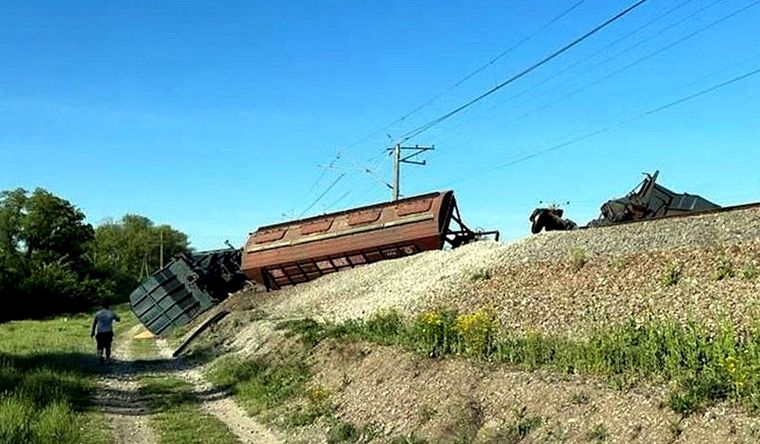 Crimea ataque tren El tren descarrilado transportaba granos. Foto: Tass.