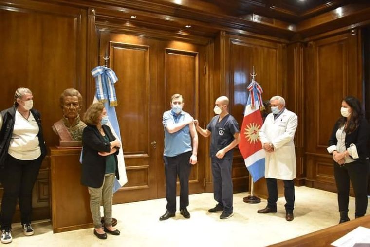 Zamora recibió la Sputnik V y luego la Moderna para completar su esquema de vacunación