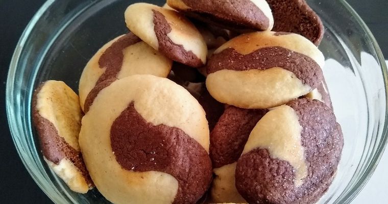 Receta de galletitas marmoladas con chocolate y maní. Receta de galletitas marmoladas con chocolate y maní.