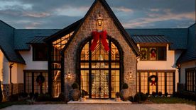 En navidad, la decoración exterior logra crear el ambiente antes de que los invitados entren. Créditos: Wx D/ C. Sharpnack. En navidad, la decoración exterior logra crear el ambiente antes de que los invitados entren. Créditos: Wx D/ C. Sharpnack.