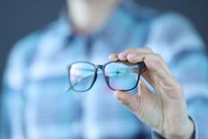 Con estos cuidados, es posible mantener los lentes siempre en buen estado sin recurrir a soluciones costosas Foto: Shutterstock