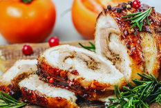 Esta receta tiene raíces europeas y se popularizó como plato festivo en celebraciones familiares.