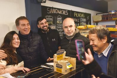 MDZol | Campaña Diego Santilli y Horacio Rodríguez Larreta fueron a La Matanza a apoyar al candidato a intendente Toty Flores Foto: Prensa Santilli