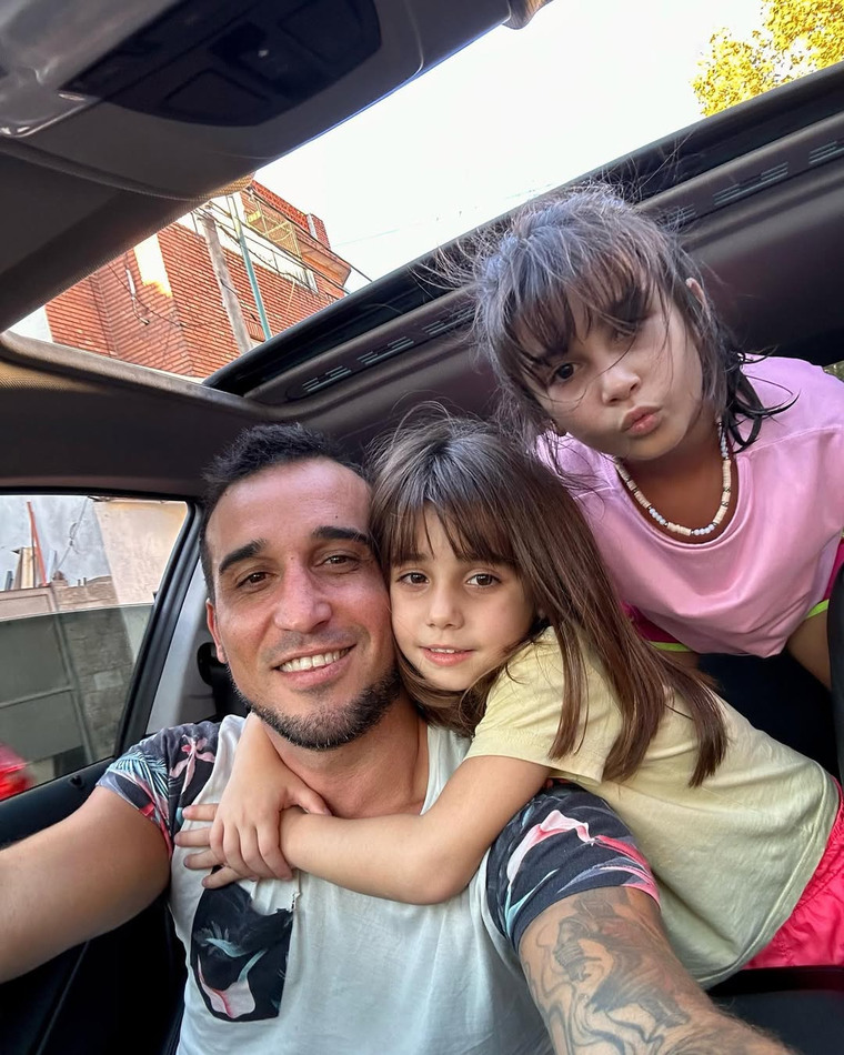 Guido Sergi y sus hijas. Créditos: Instagram Guido Sergi y sus hijas. Créditos: Instagram