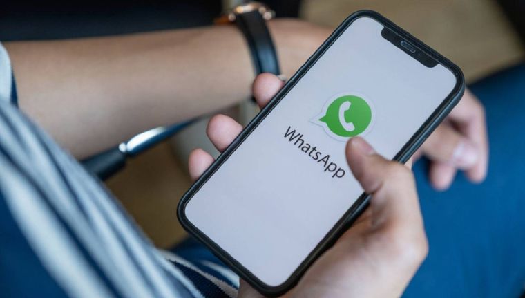 Cómo saber si alguien está espiando tu cuenta de WhatsApp (Shutterstock).