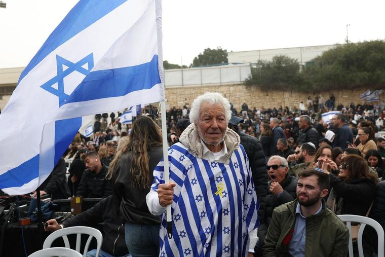 Las Fuerzas de Defensa de Israel (FDI) y el servicio de seguridad interna Shin Bet informaron este viernes la detención de un comandante considerado clave dentro de la estructura de Hamás en el sur de la Franja de Gaza﻿.