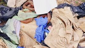 Inspectores de Bromatología decomisaron milanesas elaboradas con papel higiénico y cartón prensado que un vendedor ambulante ofrecía como alimento en las fiestas patronales de la Virgen de Loreto. Inspectores de Bromatología decomisaron milanesas elaboradas con papel higiénico y cartón prensado que un vendedor ambulante ofrecía como alimento en las fiestas patronales de la Virgen de Loreto.