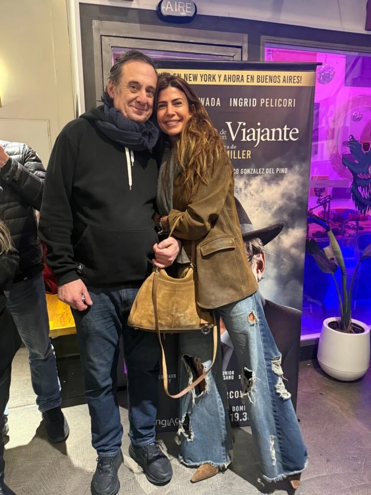 El look de Juliana Awada para ir al teatro. El look de Juliana Awada para ir al teatro.