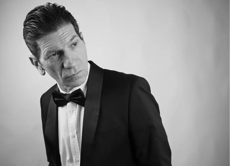 Julio Viera protagoniza la obra Yo quería ser Sinatra.