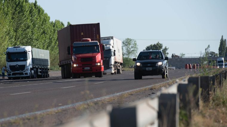 Tráfico pesado y maniobras riesgosas representan el día a día en alta montaña. Foto: Marcos Garcia/MDZ