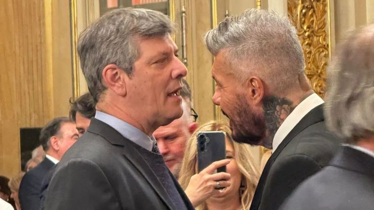 Marcelo Tinelli bromeó sobre su eterna rivalidad con Mario Pergolini durante un mano a mano con Luquita Rodríguez. Marcelo Tinelli bromeó sobre su eterna rivalidad con Mario Pergolini durante un mano a mano con Luquita Rodríguez.