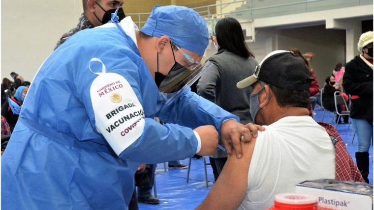 México ha padecido una reciente escasez de vacunas y anunció nuevas adquisiciones de distintos laboratorios. Foto: GETTY IMAGES