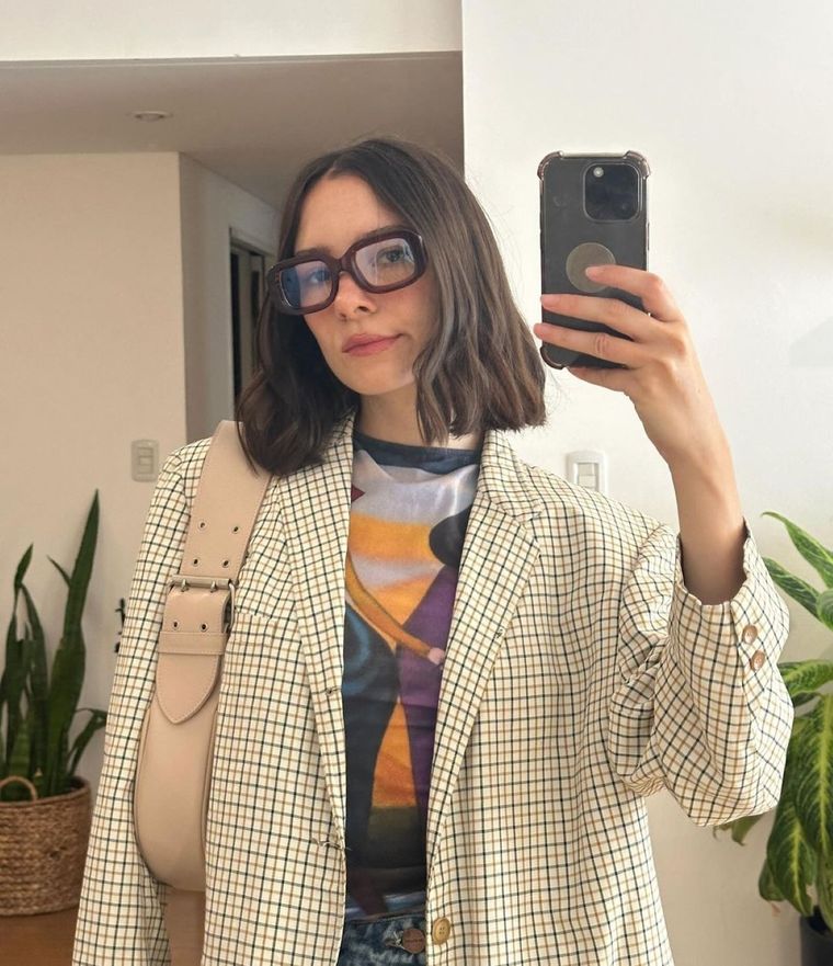 Zaoatillas blancas, el calzado incondicional para todas que puedes usar como Papryka Foto: Instagram