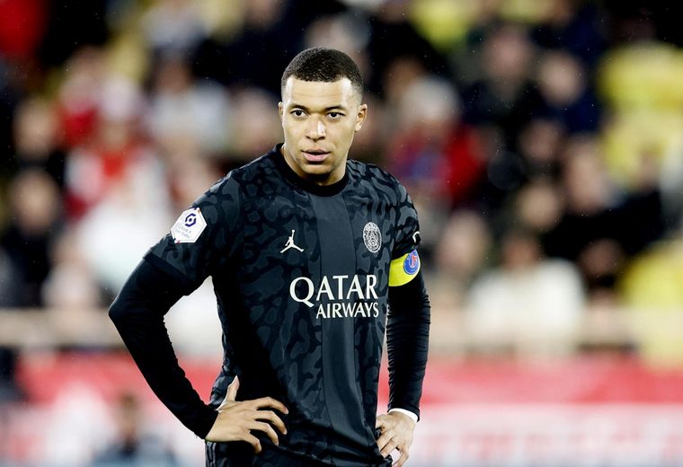Kylian Mbappé está cada vez más lejos de París Foto: EFE
