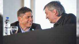 El gobernador bonaerense Axel Kicillof junto al dirigente camporista Máximo Kirchner.