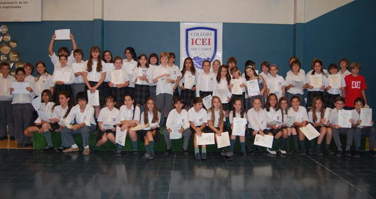 Ciento cuarenta alumnos del ICEI se prepararon para rendir los exámenes. Foto: Gentileza
