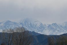 Según el pronóstico del tiempo, Mendoza tendrá un día algo nublado y con zonda en precordillera. En alta montaña persistirán las nevadas.
