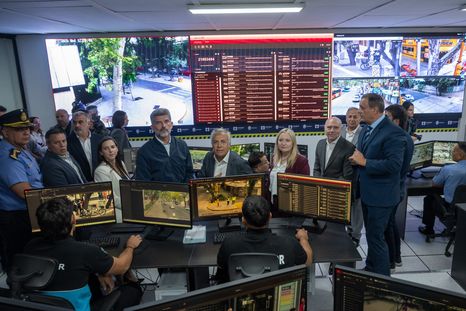 asi funciona el nuevo centro de videovigilancia que presentaron cornejo y ulpiano asi funciona el nuevo centro de videovigilancia que presentaron cornejo y ulpiano