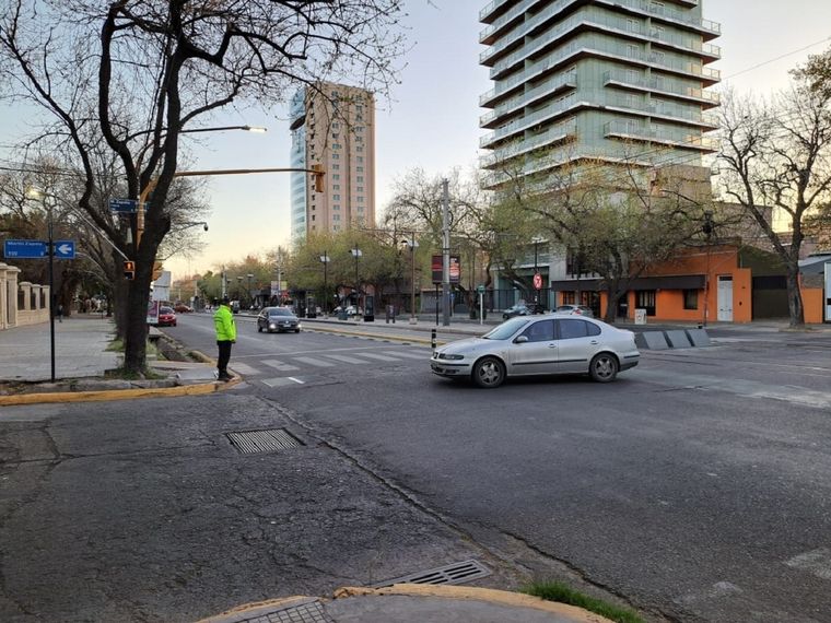 Un auto terminó casi en las vías del metrotranvía Foto: Foto: Ernesto Gutiérrez. MDZ