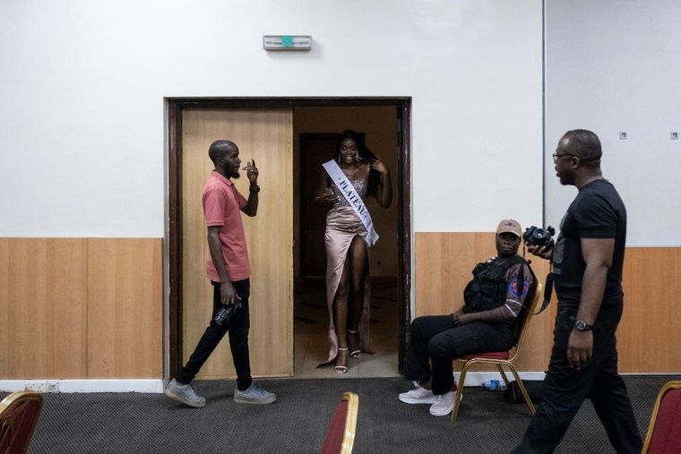 En muchos países, los reinados locales son una forma de poder conseguir trabajo o reconocimiento.