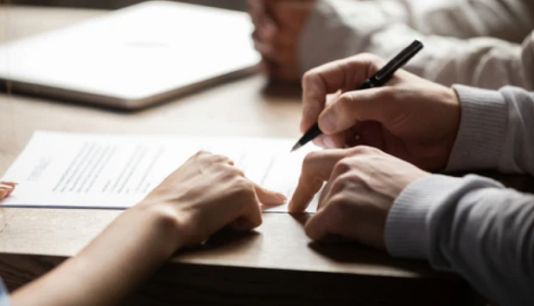 El proyecto de ley terminaría con el régimen de cupos para el ejercicio de la escribanía Foto: Shutterstock