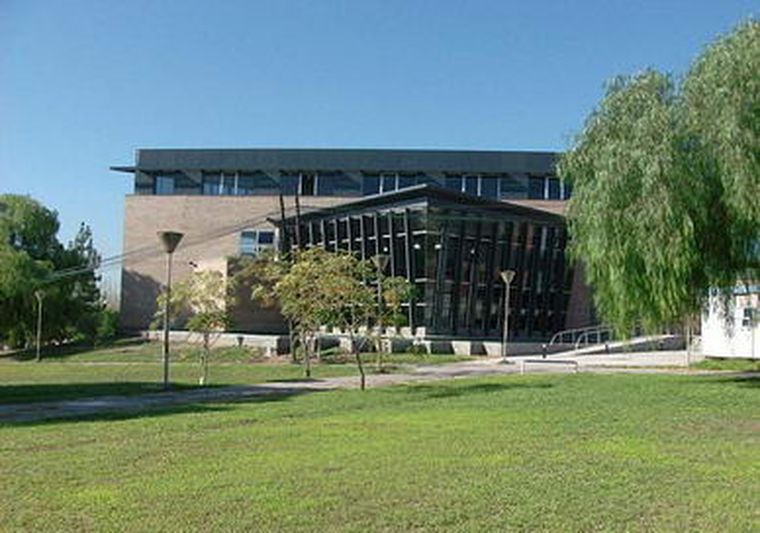 La universidad consulta a la sociedad, mediante una encuesta Foto: flickr