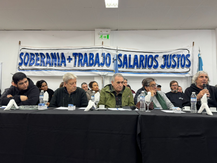 La CGT y la CTA se movilizan contra Javier Milei.&nbsp;
