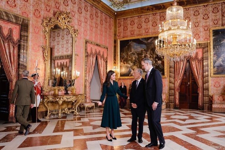 El look de Letizia en Madrid. El look de Letizia en Madrid.