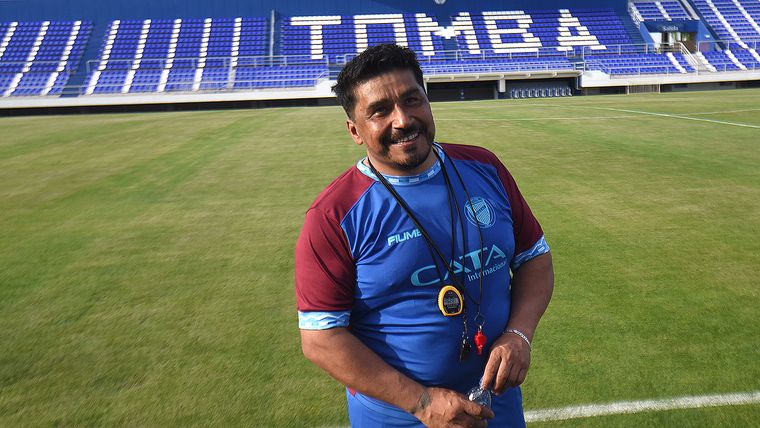 Al menos hasta este martes, el club no hizo oficial ninguna decisión vinculada con el futuro de Omar Asad. Al menos hasta este martes, el club no hizo oficial ninguna decisión vinculada con el futuro de Omar Asad.