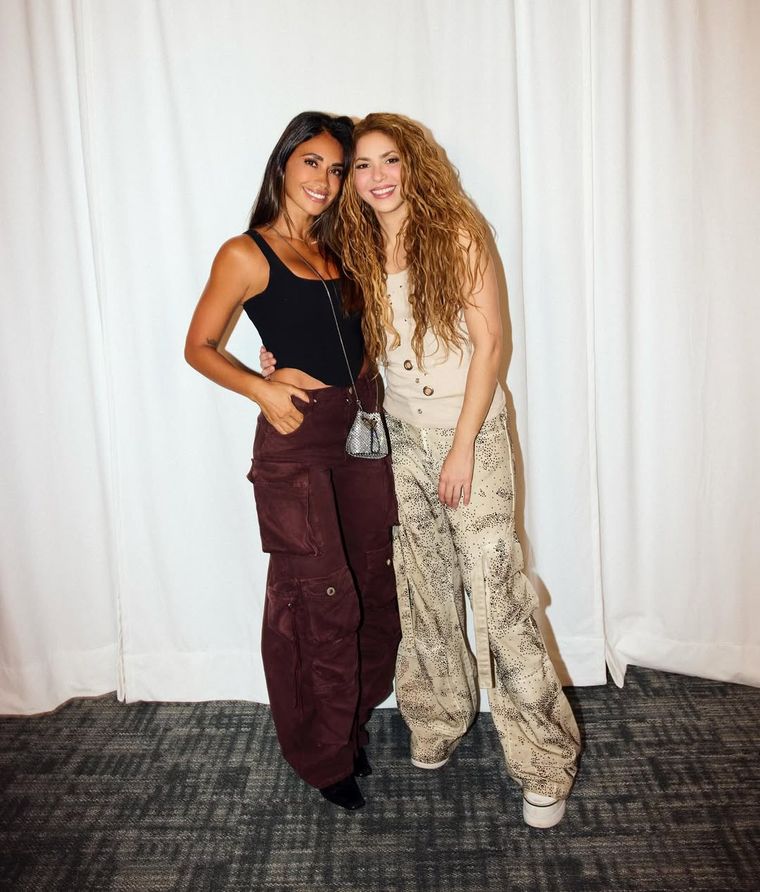 La esposa de Messi y la cantante, juntas en una velada soñada. Créditos: Instagram / antonelaroccuzzo