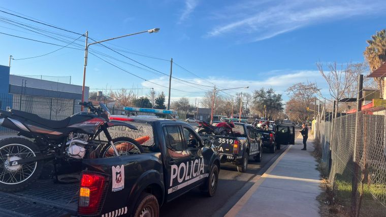 La policía secuestró nueve motos de la juntada de stunt. 