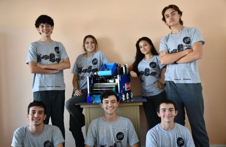 Estudiantes del Colegio Del Carmen de San Rafael competirán en Países Bajos tras destacarse en uno de los torneos de robótica más importantes del mundo.