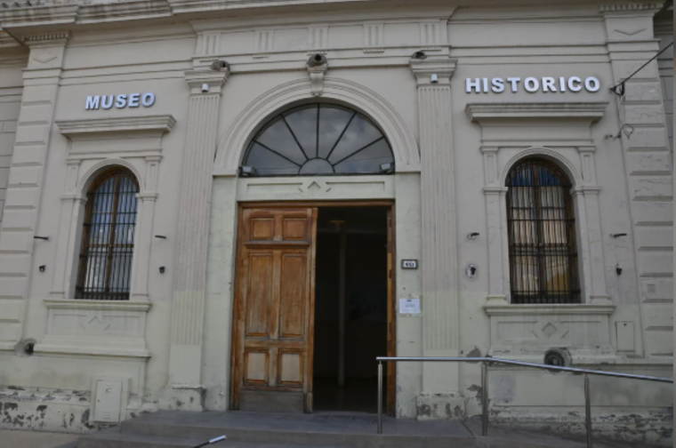Afortunadamente la Biblioteca Popular Pajarita de Papel no sufrió tantas pérdidas Foto: Noticias Argentinas