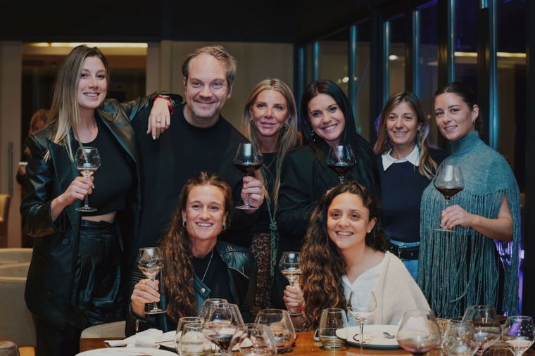 Ana Saldaña, Fede Croce, Julieta Aguerregaray, Marcela Terranova, Paula Crombas, Cinthia Consoli, Mariela Moreno y Sofia Ruiz Cavanagh. Foto: Gentileza
