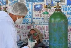 Diferentes centros de salud en Bolivia reportan que se les acaba el oxígeno.