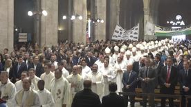 A la izquierda de la imagen, la oposición reunida en la misa. En la fila de la derecha, el Gobierno. En el primer banco están el Presidente provisional del Senado, Bartolomé Abdala; el titular de Diputados, Martín Menem; el jefe de Gabinete, Manuel Adorni; y el ministro del Interior, Diego Santilli. A la izquierda de la imagen, la oposición reunida en la misa. En la fila de la derecha, el Gobierno. En el primer banco están el Presidente provisional del Senado, Bartolomé Abdala; el titular de Diputados, Martín Menem; el jefe de Gabinete, Manuel Adorni; y el ministro del Interior, Diego Santilli.