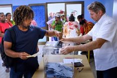 sin independencia: nueva caledonia seguira siendo parte de francia