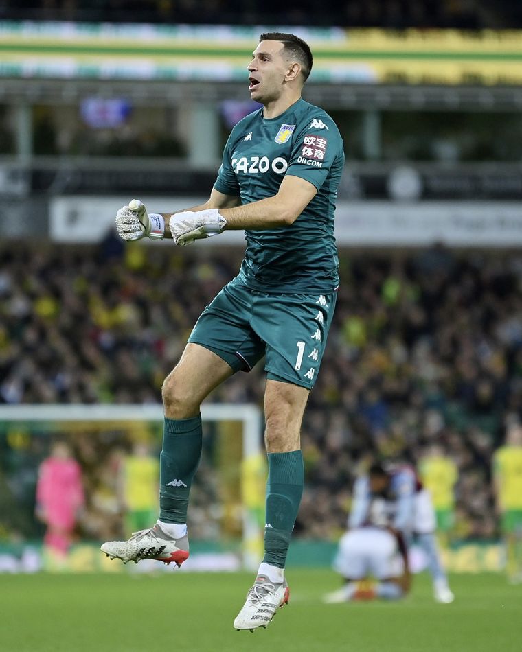 El arquero seguirá vistiendo la camiseta de los Villanos. Foto: Aston Villa