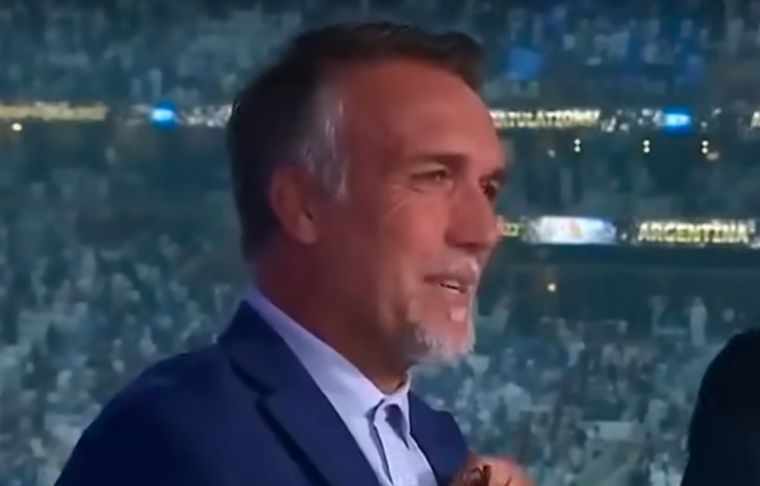 Gabriel Batistuta El ídolo argentino se quebró en llanto en televisión tras el triunfo de Argentina.