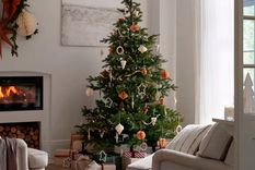 Tanto en la Navidad  como en Año Nuevo hay que evitar que los hogares caigan en el caos. Foto: Layered Lounge