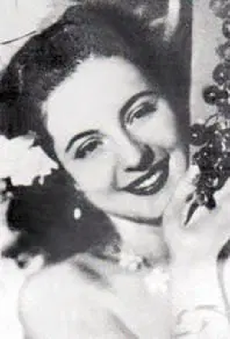 Violeta Marina Mighetto del departamento de Lavalle fue coronada Reina de la Vendimia.