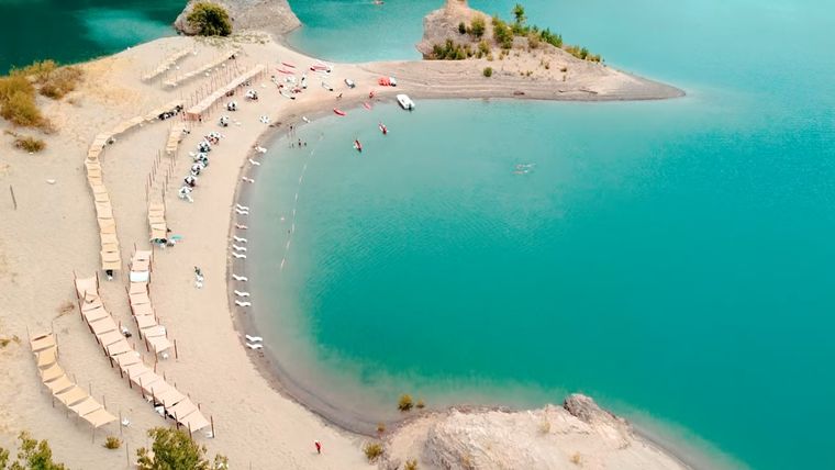 Verano cerca de la Ciudad de Mendoza: Playas de Valle Grande Verano cerca de la Ciudad de Mendoza: Playas de Valle Grande