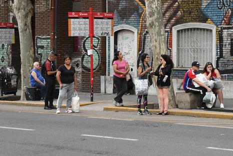 La SUBE permite aplicar un descuento del 55% en el transporte público para sectores alcanzados por programas sociales y prestaciones. La SUBE permite aplicar un descuento del 55% en el transporte público para sectores alcanzados por programas sociales y prestaciones.